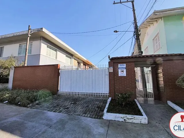 Sobrado 2 quartos e 2 banheiros, para alugar, no bairro Prado Velho em Curitiba