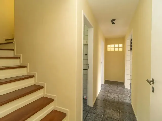 Sobrado 3 quartos e 1 banheiro, para alugar, no bairro Portão em Curitiba