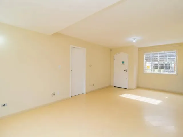 Sobrado 3 quartos e 1 banheiro, para alugar, no bairro Portão em Curitiba