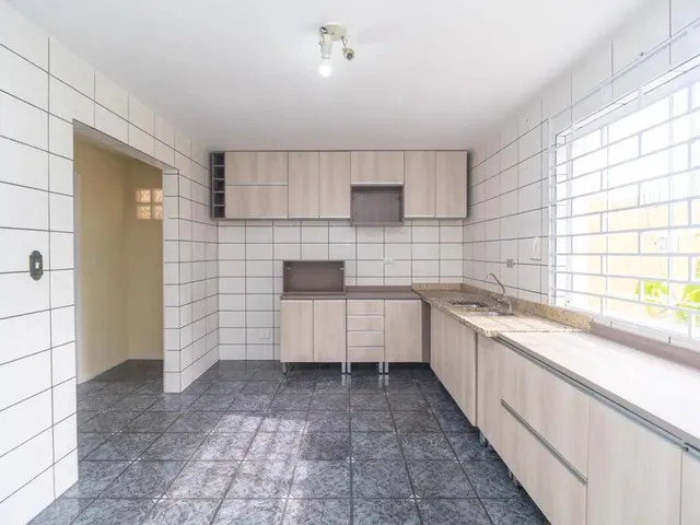 Sobrado 3 quartos e 1 banheiro, para alugar, no bairro Portão em Curitiba
