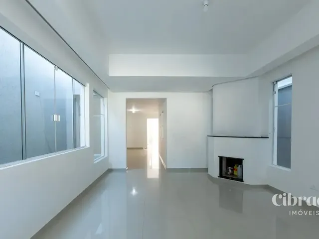 Sobrado 4 quartos e 2 banheiros, à venda, no bairro Pilarzinho em Curitiba