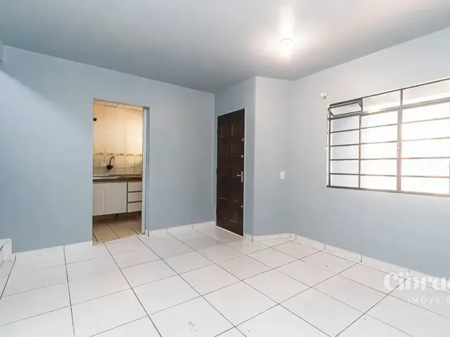 Sobrado 3 quartos e 1 banheiro, para alugar, no bairro Abranches em Curitiba