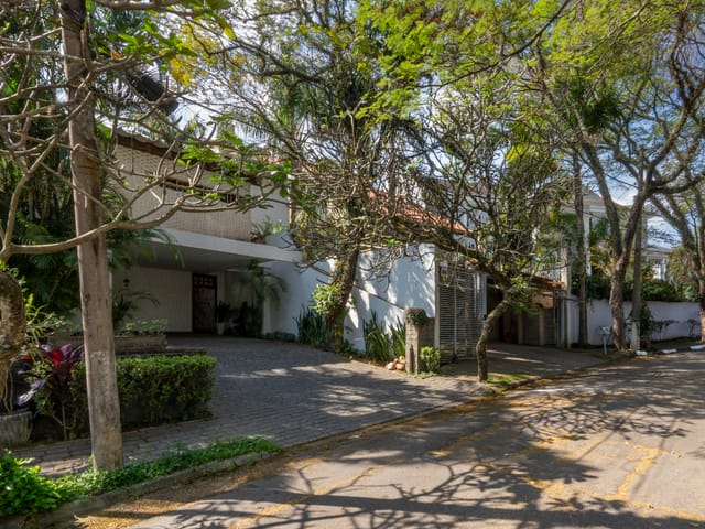 Casa com 240m² 3 quartos e 3 banheiros, à venda, no bairro Jardim Leonor em São Paulo