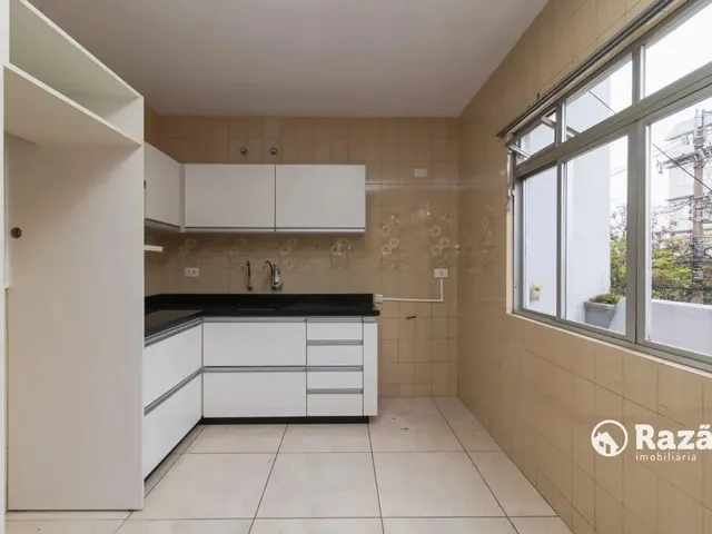 Sobrado para alugar, no bairro Rebouças em Curitiba