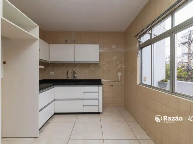 Sobrado para alugar, no bairro Rebouças em Curitiba