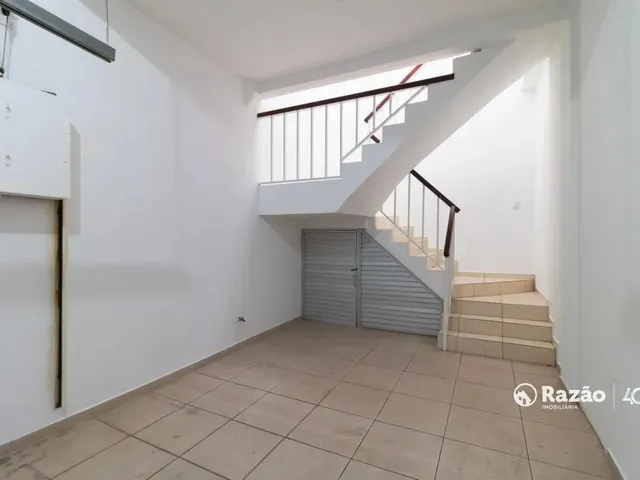 Sobrado para alugar, no bairro Rebouças em Curitiba