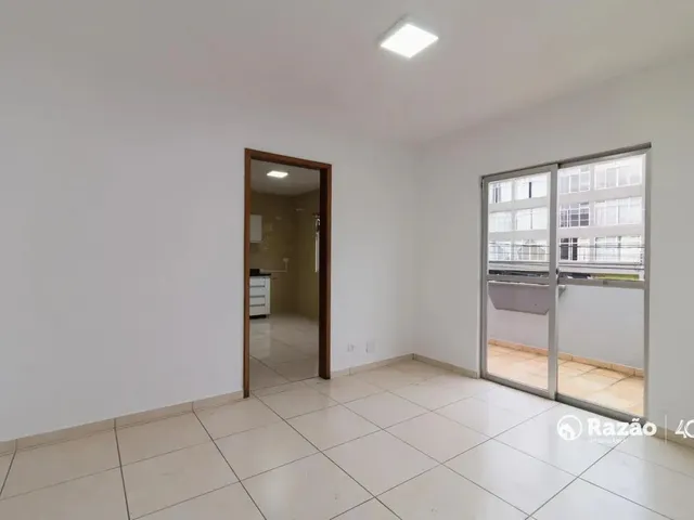 Sobrado para alugar, no bairro Rebouças em Curitiba