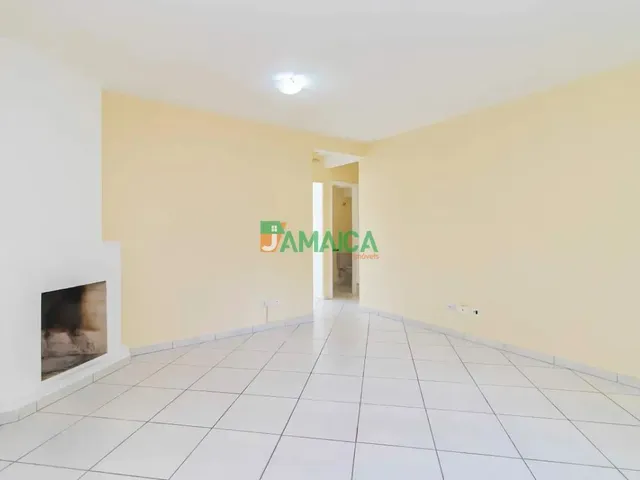 Sobrado 3 quartos e 2 banheiros, para alugar, no bairro Uberaba em Curitiba