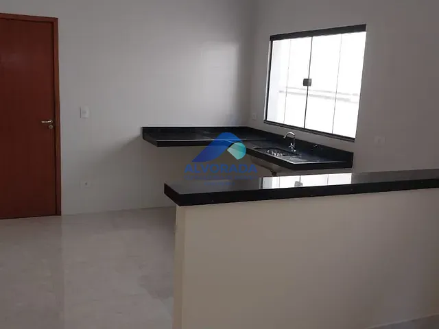 Sobrado com 125m² 3 quartos e 1 banheiro, à venda, no bairro Jardim das Indústrias em São José dos Campos