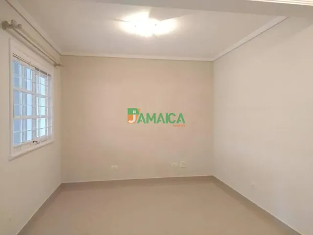 Sobrado 3 quartos e 2 banheiros, para alugar, no bairro Jardim das Américas em Curitiba
