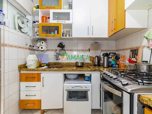 Sobrado 3 quartos e 2 banheiros, à venda, no bairro Cajuru em Curitiba