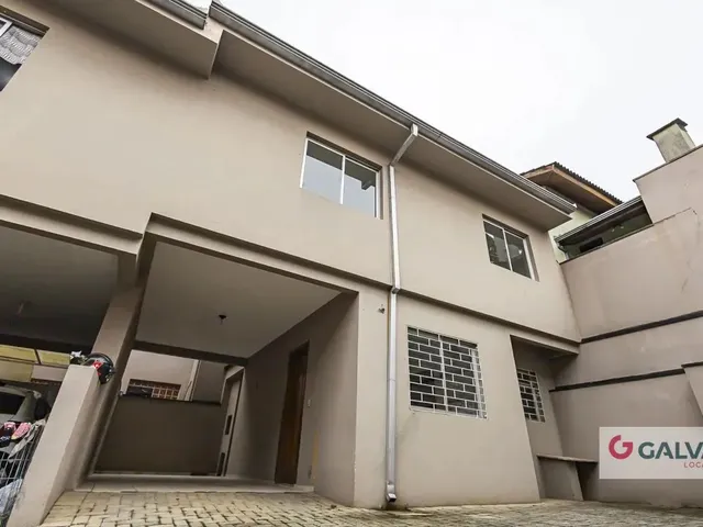 Sobrado 3 quartos e 1 banheiro, para alugar, no bairro Capão Raso em Curitiba