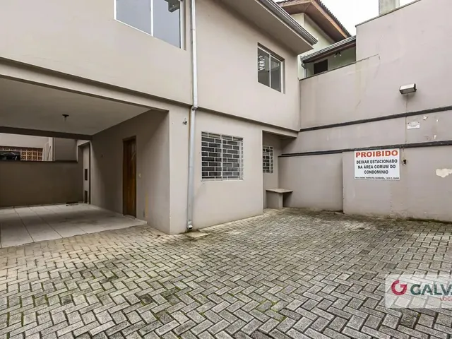 Sobrado 3 quartos e 1 banheiro, para alugar, no bairro Capão Raso em Curitiba