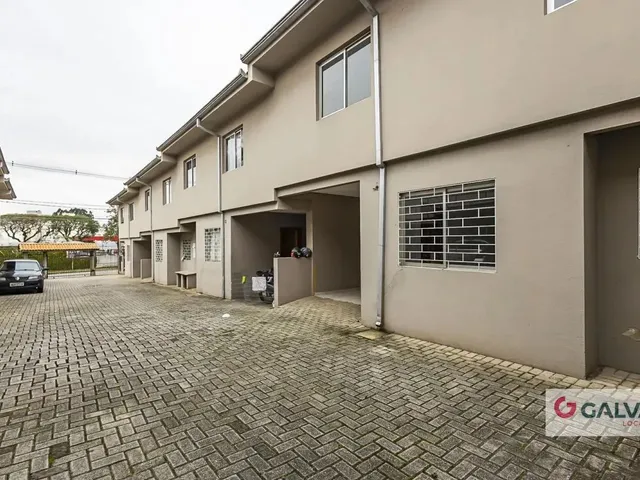 Sobrado 3 quartos e 1 banheiro, para alugar, no bairro Capão Raso em Curitiba