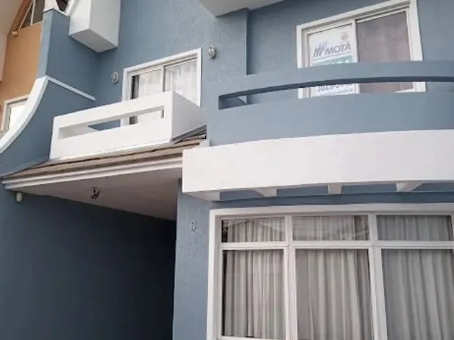 Sobrado com 200m² 4 quartos e 2 banheiros, para alugar, no bairro Bairro Alto em Curitiba