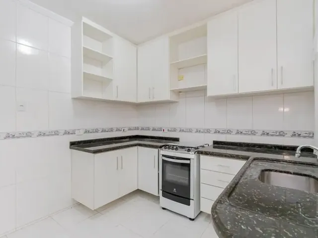 Sobrado com 200m² 4 quartos e 2 banheiros, para alugar, no bairro Bairro Alto em Curitiba