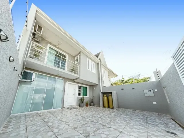 Sobrado com 121m² 3 quartos e 2 banheiros, à venda, no bairro Santa Felicidade em Curitiba