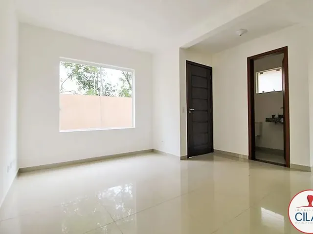 Sobrado 3 quartos e 1 banheiro, para alugar, no bairro Cachoeira em Curitiba