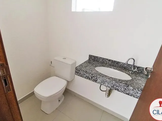 Sobrado 3 quartos e 1 banheiro, para alugar, no bairro Cachoeira em Curitiba