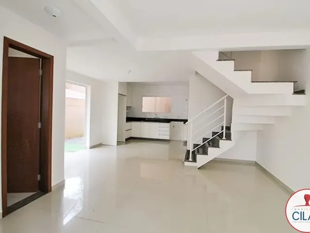 Sobrado 3 quartos e 1 banheiro, para alugar, no bairro Cachoeira em Curitiba