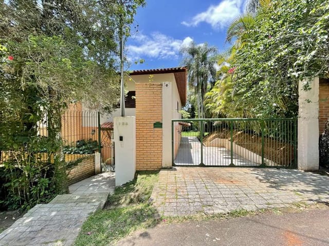 Sobrado com 1634m² 7 quartos e 7 banheiros, à venda, no bairro Taboleiro Verde em Cotia