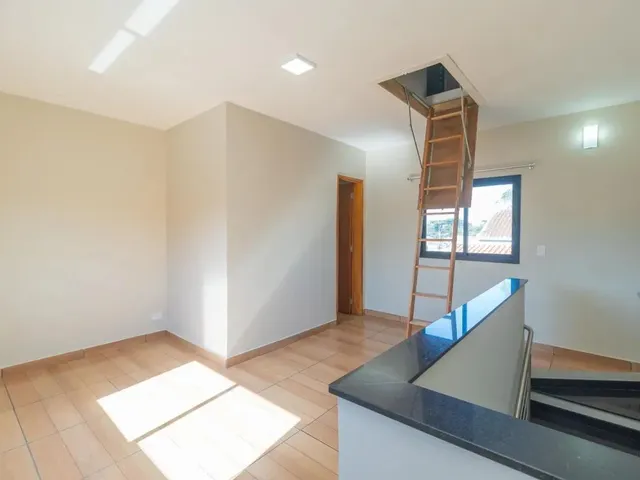 Sobrado 1 quarto e 1 banheiro, para alugar, no bairro Cidade Industrial em Curitiba