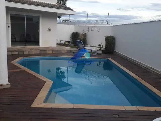 Sobrado com 659m² 4 quartos e 5 banheiros, à venda ou para alugar, no bairro Urbanova em São José dos Campos