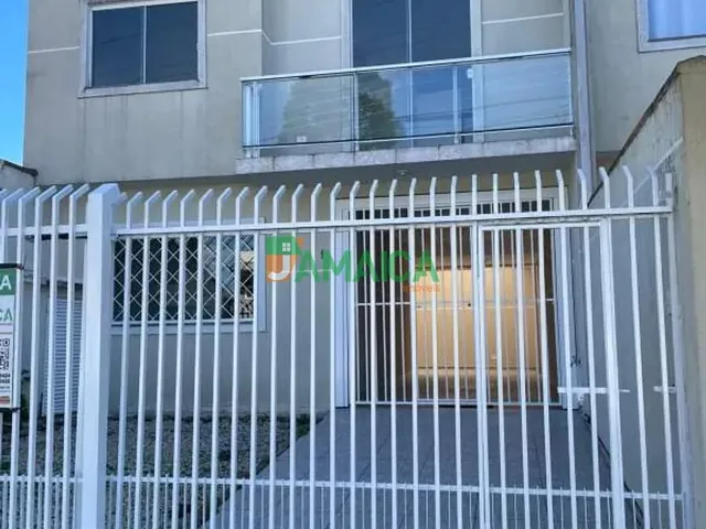 Sobrado 3 quartos e 2 banheiros, para alugar, no bairro Cajuru em Curitiba