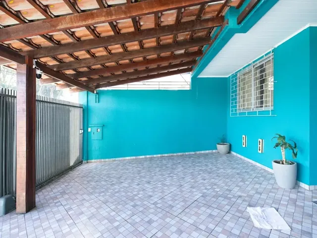 Sobrado com 125m² 3 quartos e 2 banheiros, à venda, no bairro Lindóia em Curitiba