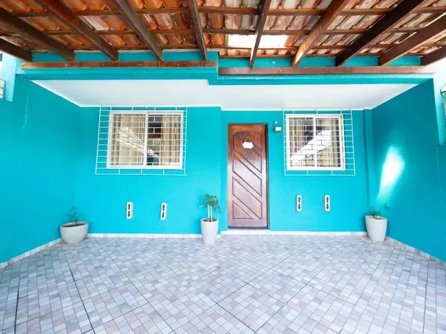Sobrado com 125m² 3 quartos e 2 banheiros, à venda, no bairro Lindóia em Curitiba