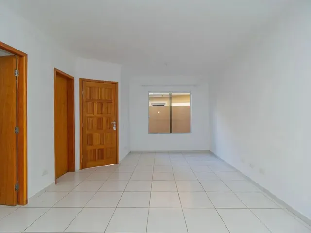 Sobrado 3 quartos e 1 banheiro, para alugar, no bairro Fazendinha em Curitiba
