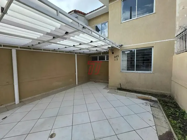 Sobrado 3 quartos e 2 banheiros, para alugar, no bairro Cajuru em Curitiba