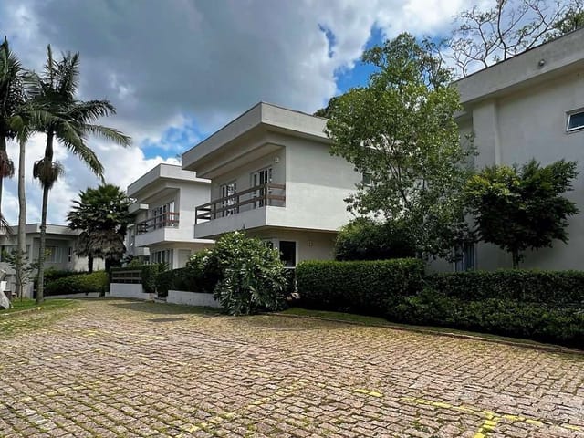 Sobrado com 183m² 2 quartos e 3 banheiros, à venda, no bairro Bosque do Vianna em Cotia