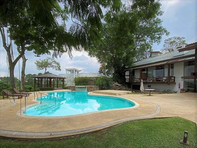 Sobrado com 183m² 2 quartos e 3 banheiros, à venda, no bairro Bosque do Vianna em Cotia