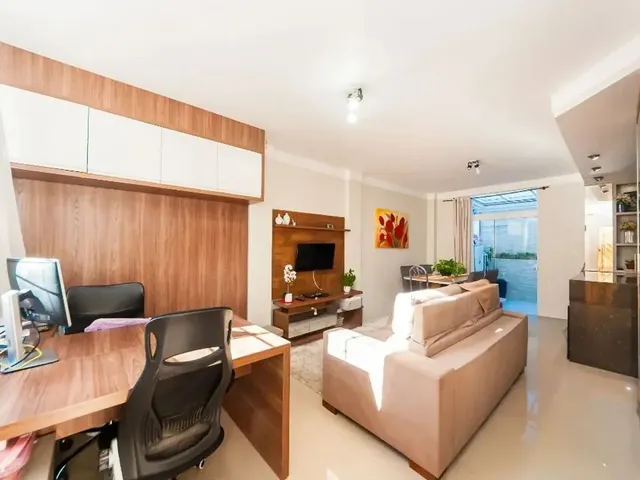 Sobrado com 103m² 3 quartos e 2 banheiros, à venda, no bairro Vista Alegre em Curitiba