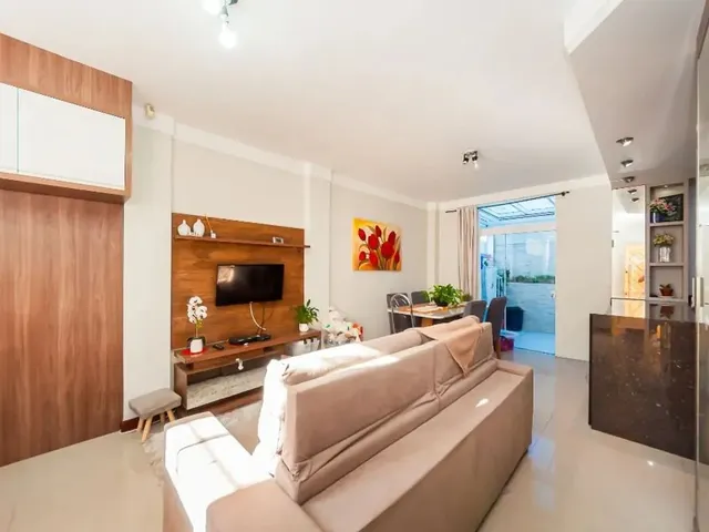 Sobrado com 103m² 3 quartos e 2 banheiros, à venda, no bairro Vista Alegre em Curitiba