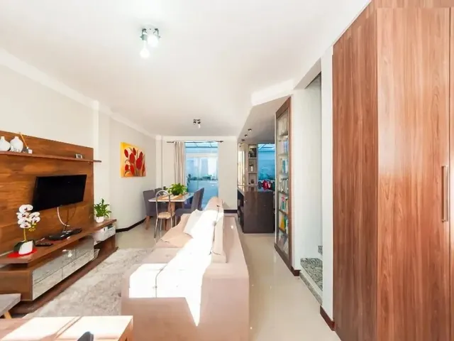 Sobrado com 103m² 3 quartos e 2 banheiros, à venda, no bairro Vista Alegre em Curitiba