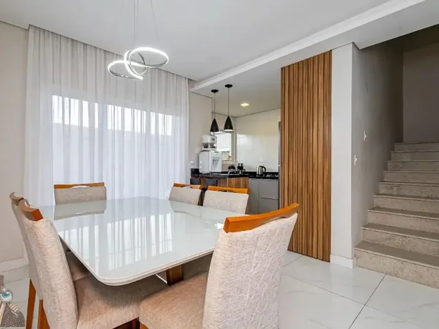 Sobrado com 200m² 3 quartos e 2 banheiros, para alugar, no bairro Pinheirinho em Curitiba