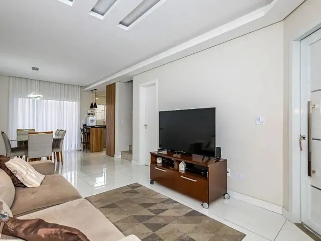 Sobrado com 200m² 3 quartos e 2 banheiros, para alugar, no bairro Pinheirinho em Curitiba