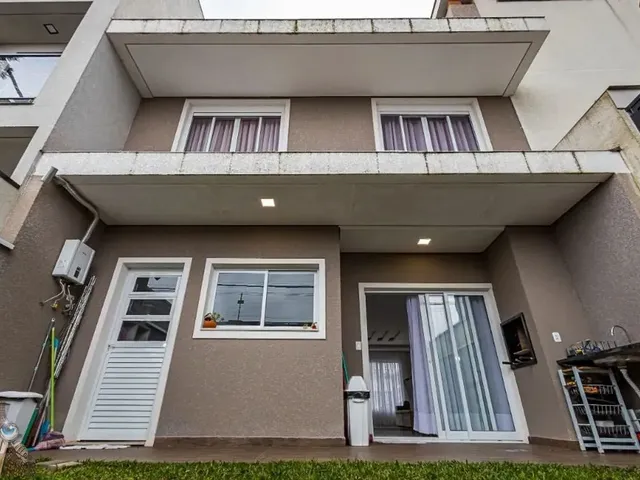 Sobrado com 200m² 3 quartos e 2 banheiros, para alugar, no bairro Pinheirinho em Curitiba