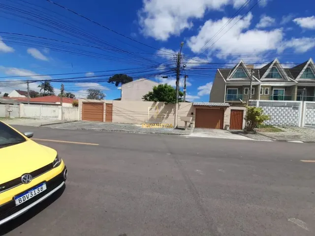 Sobrado 3 quartos e 2 banheiros, à venda, no bairro Boqueirão em Curitiba