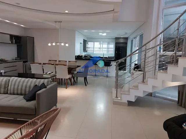 Sobrado com 459m² 4 quartos e 5 banheiros, à venda, no bairro Jardim do Golfe em São José dos Campos