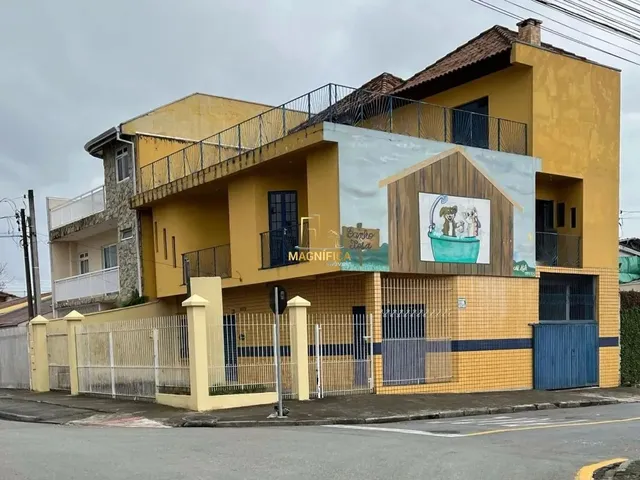 Sobrado 4 quartos e 5 banheiros, à venda, no bairro Sítio Cercado em Curitiba
