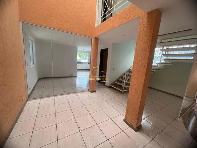 Sobrado 5 quartos e 4 banheiros, à venda, no bairro Jardim das Américas em Curitiba