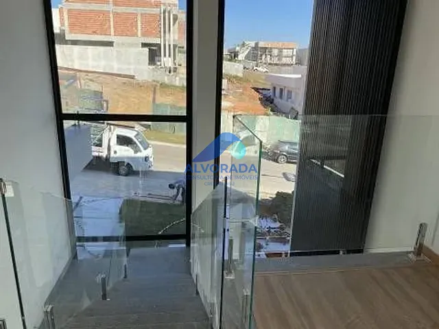 Sobrado com 600m² 4 quartos e 2 banheiros, à venda, no bairro Urbanova em São José dos Campos