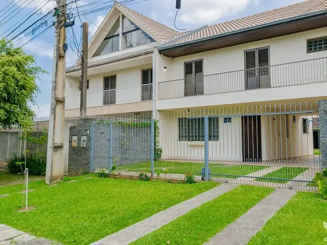 Sobrado com 315m² 3 quartos e 3 banheiros, à venda, no bairro Bom Retiro em Curitiba