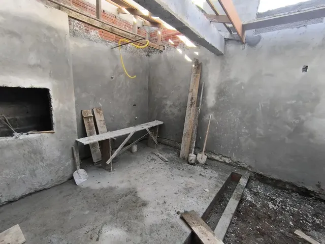 Sobrado com 99m² 3 quartos e 1 banheiro, à venda, no bairro Orleans em Curitiba