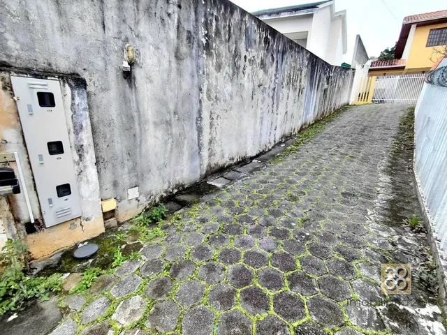 Sobrado 3 quartos e 1 banheiro, para alugar, no bairro Vista Alegre em Curitiba