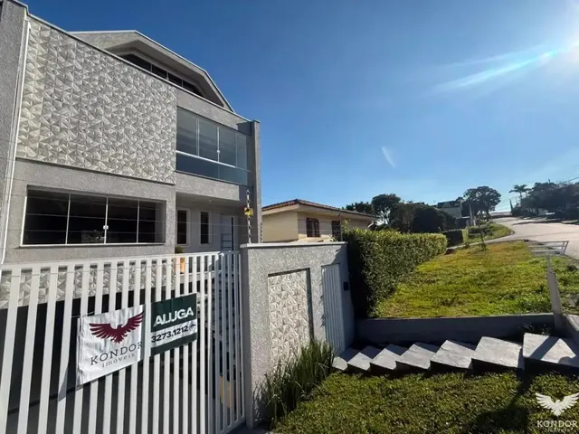 Sobrado 2 quartos e 3 banheiros, para alugar, no bairro Pilarzinho em Curitiba