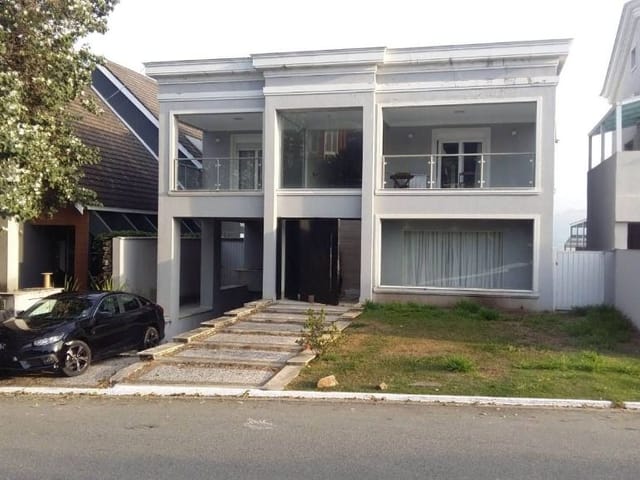 Sobrado com 420m² 4 quartos e 6 banheiros, à venda ou para alugar, no bairro Residencial Dez (Alphaville) em Santana de Parnaíba